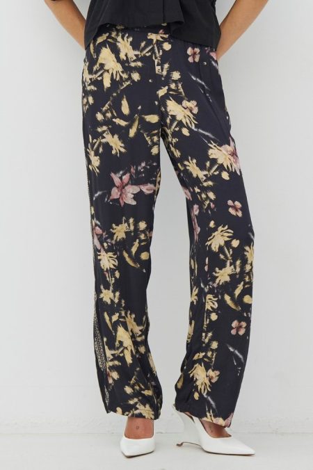 874610000000 NÜ Buks hos NINNA i Ringsted og Næstved