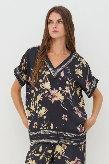 874646000000 NÜ Bluse hos NINNA i Ringsted og Næstved